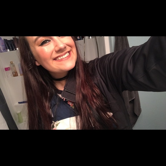 Meet your Posher, Alexandra - Picture 1 of 1